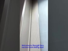 Πολύ στενό δωμάτιο με συρόμενη πόρτα