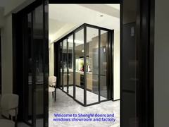 Άνοιξε την πόρτα της κουζίνας