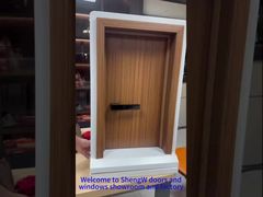 Ξύλινη πόρτα με φινίρισμα