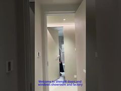 Αλουμινένια πόρτα ίδιου χρώματος